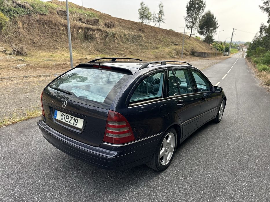 Mercedes Benz C270 Auto Avantgard c/Avaria