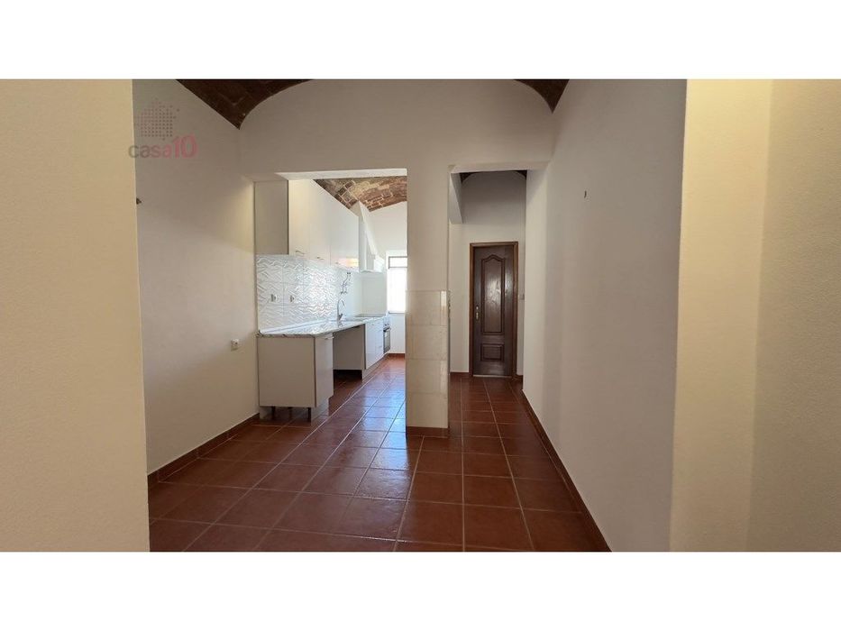 Arrenda-se apartamento T2 no Centro Histórico de Évora