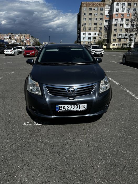 Toyota Avensis 1.8 бензин