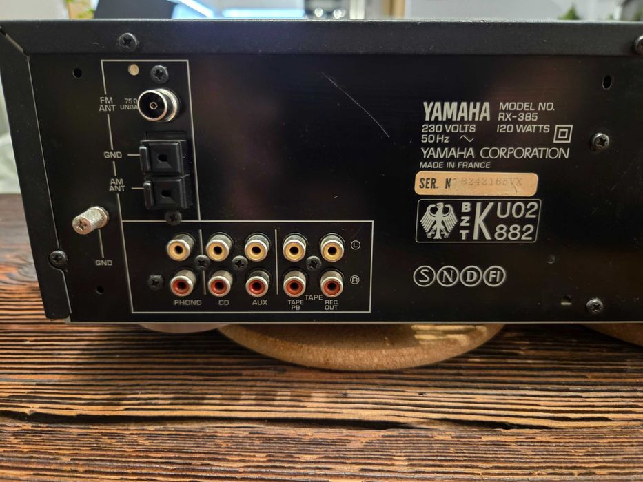 Amplituner stereo Yamaha RX-385
