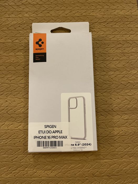 Oryginalne etui marki Spigen na iPhone 16 Pro Max