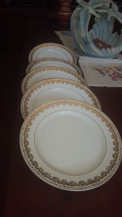 Pratos muito antigos