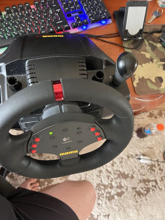 Logitech MOMO Racing 900
