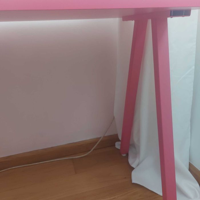 Secretaria para Menina  como nova com pouco uso