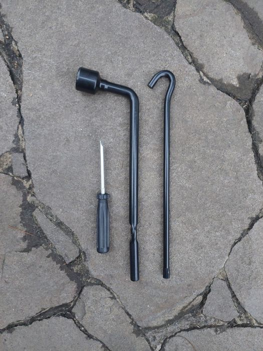 Докатка, комплект інструментів, домкрат Hyundai Elantra HD (2006-2010)