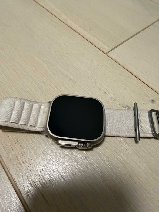 Apple Watch Ultra 1 Titanium Starlight + paski