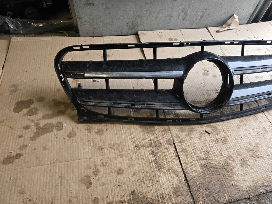 grill Mercedes GLA A156