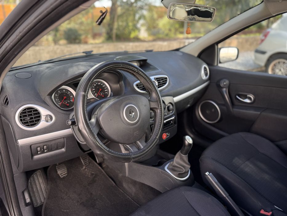 Renault Clio III 1.2 75cv