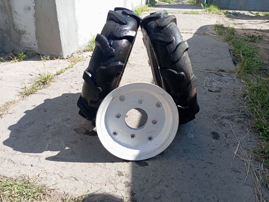 Продам два колеса от мотоблока один без камери