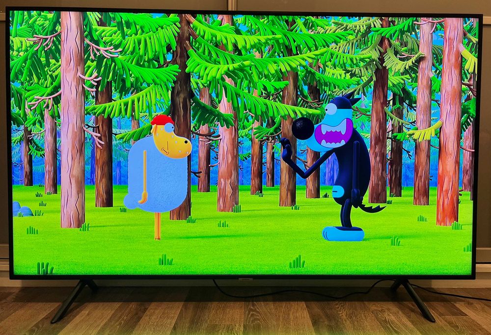 65 cali Samsung 4K UHD Smart TV