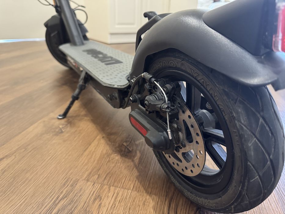 Електросамокат Ducati Pro 2 plus