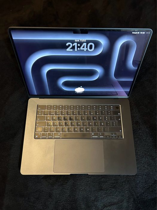 Apple MacBook Air 15” M3 (2024) — 16GB RAM / 256GB SSD
