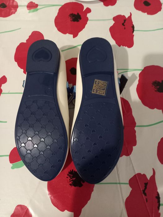 Продам туфлі на дівчинку