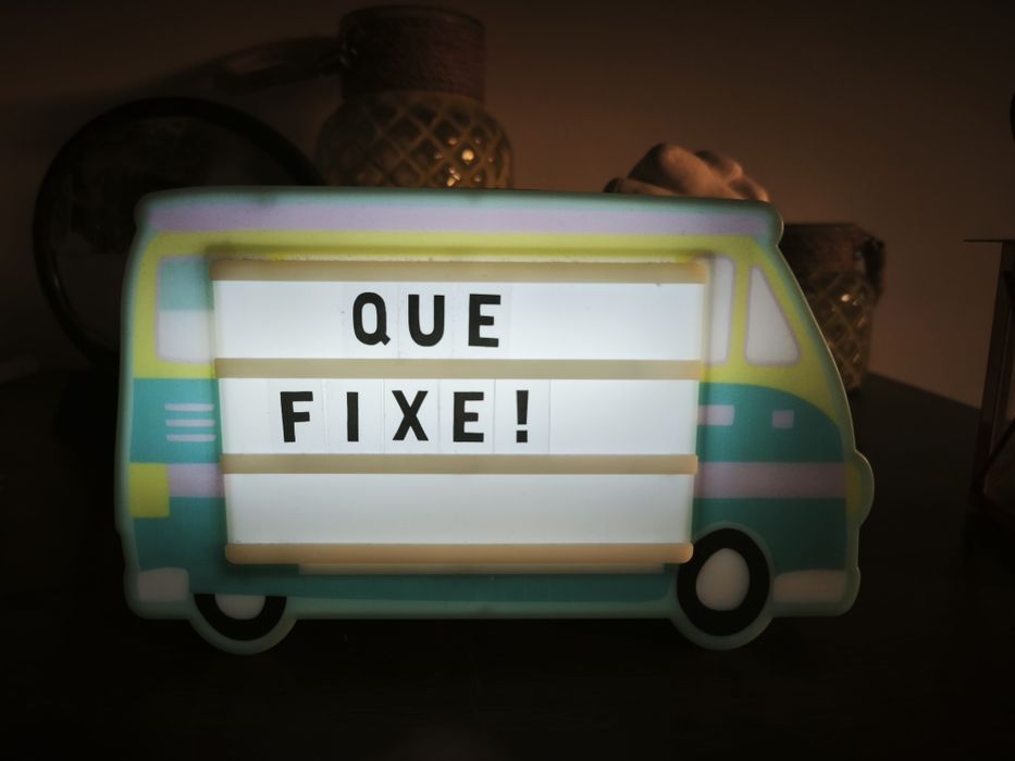 Luminária lightbox em forma de carrinha/ pão de forma