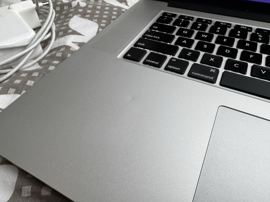 Macbook Pro 15, 2015, a1398, i7,16GB/256GB