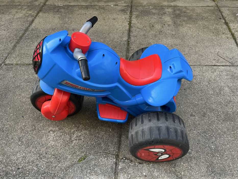 Moto spider man grande de criança