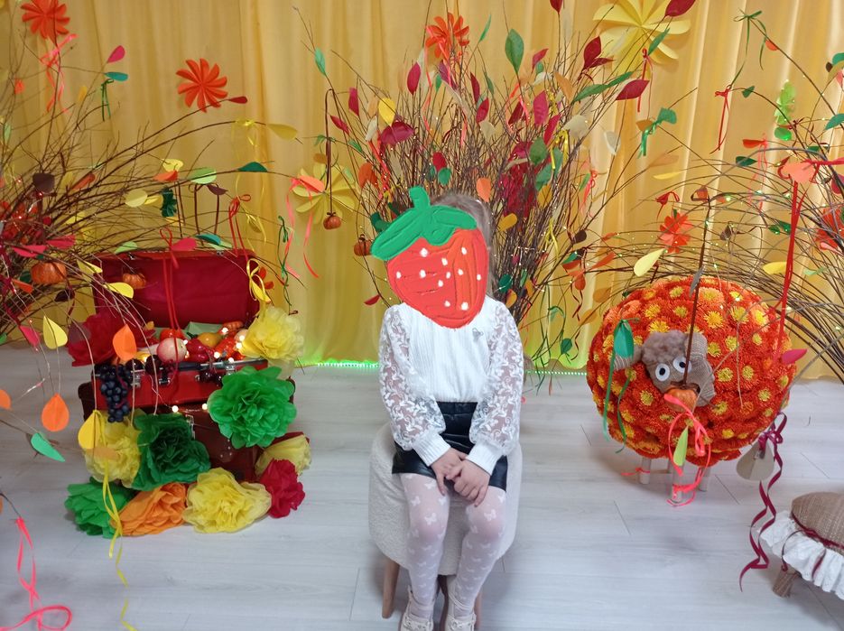 Продам нарядну блузку / кофтинку