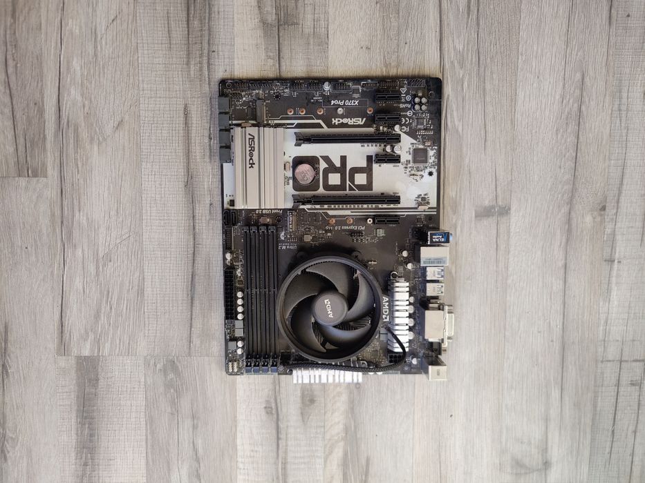 Материнська плата ASRock x370 (sAM4, AMD X370, PCI-Ex16) OEM