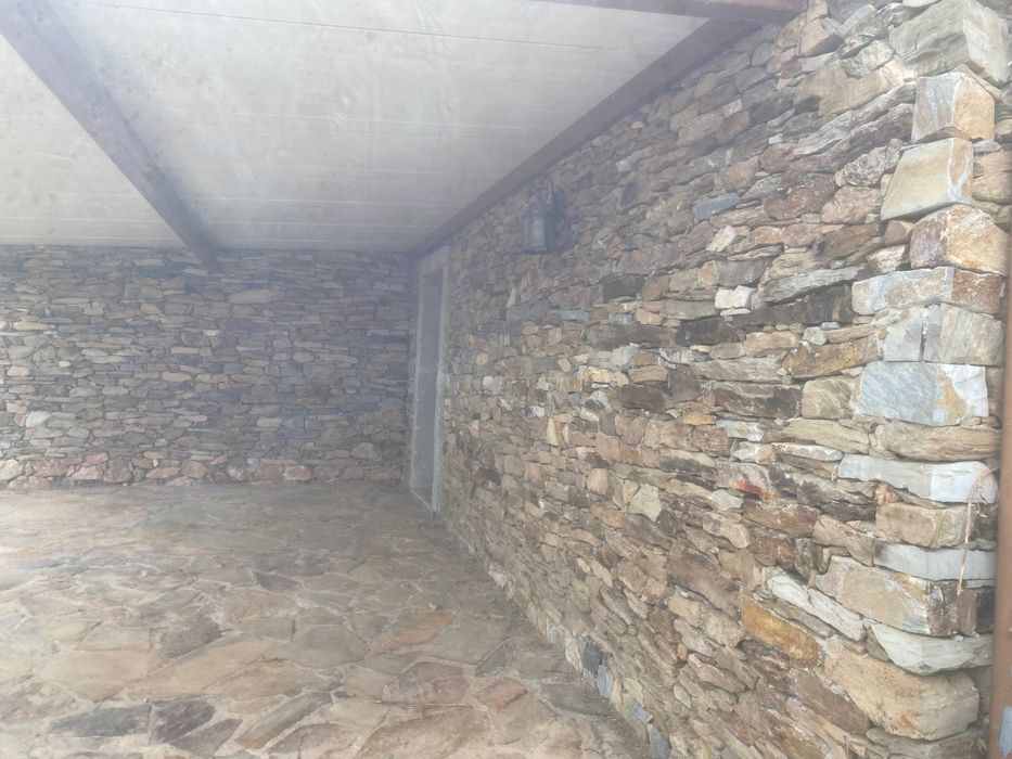 Quinta Mirandela com casa t3 em xisto e Olival