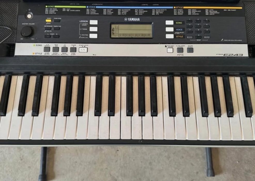 ÓRGÃO YAMAHA  pouco usado