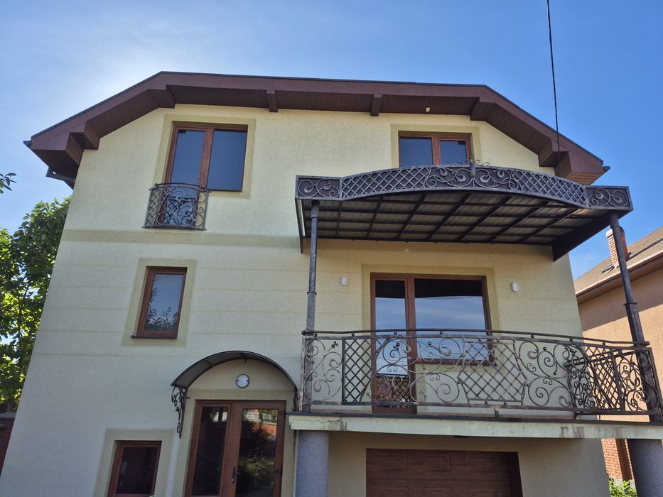 Здається вперше новий будинок на набережній.