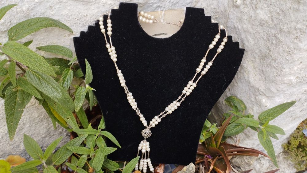 Colar de pérolas com elementos de prata  vintage