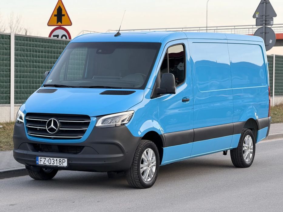 Mercedes-Benz Sprinter // 319 Cdi // 3.0 V Km // Automat // Mały