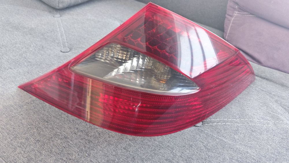 Задній ліхтар мерседес 219 CLS  задні фари