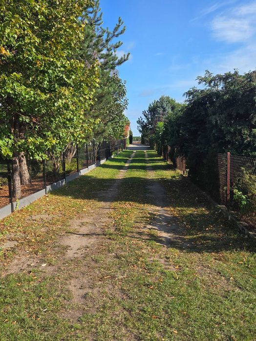 Borzęcin Duży, działka budowlana 1.500 m2 przy ślepej uliczce