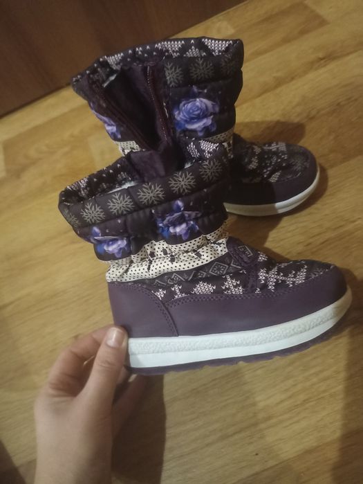 Зимові сапожки на дівчинку