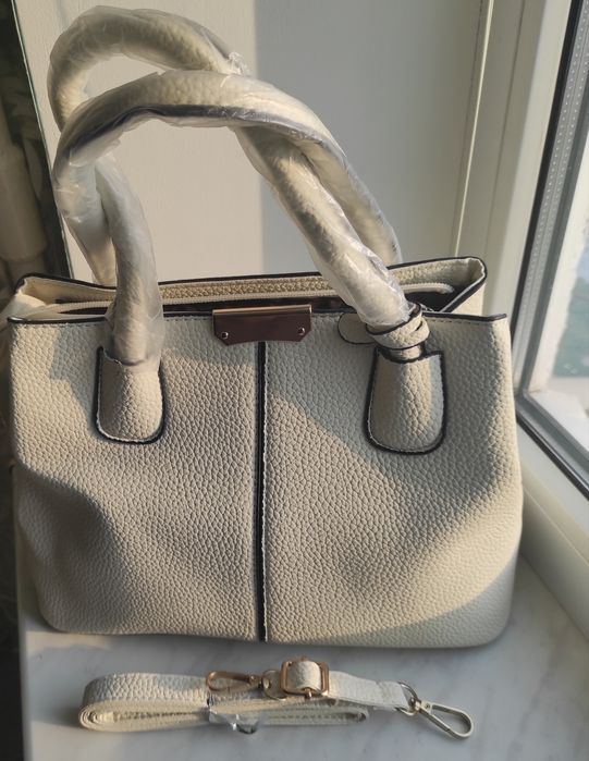 Сучасна жіноча нова  сумка