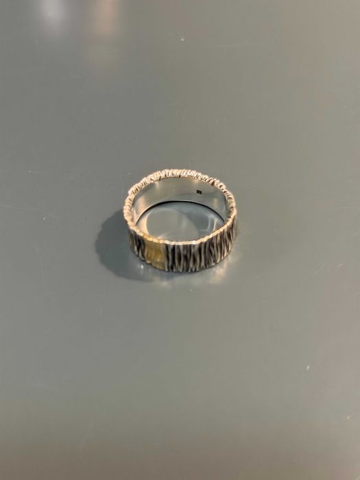 Закохатися в каблучку Kochut "Знак світла" з золота та срібла можливо