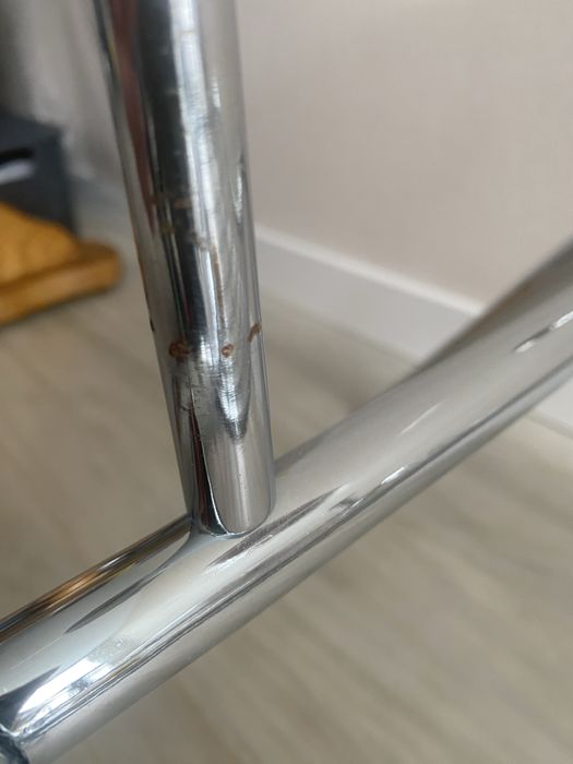 Журнальний столик