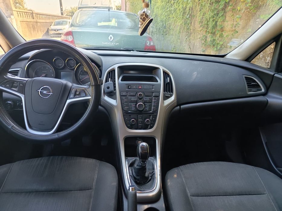 Opel Astra J (ler discrição)