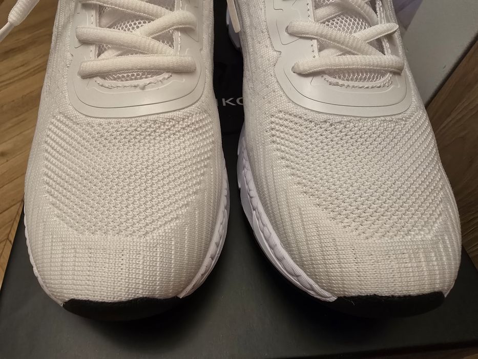 50 % Taniej Super  lekkie  i wygodne buty sportowe  roz. 42