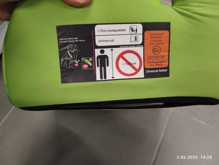 Nowa zielona podkładka do samochodu dla dziecka