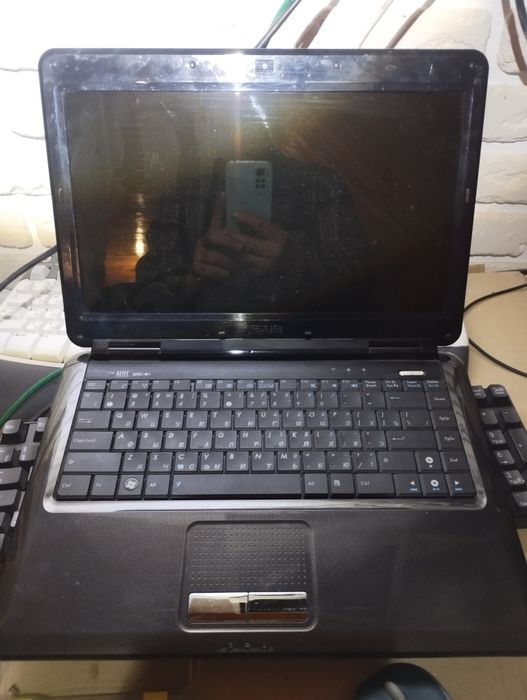 Asus K40AF не включається