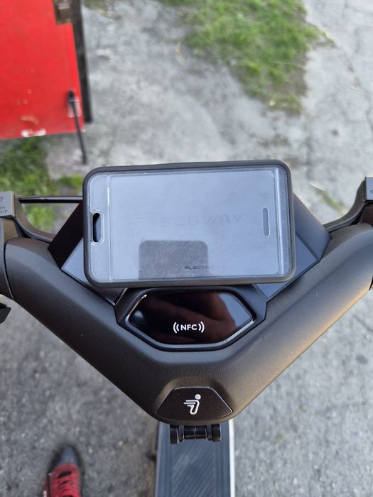 Продам электросамокат SegWay P65