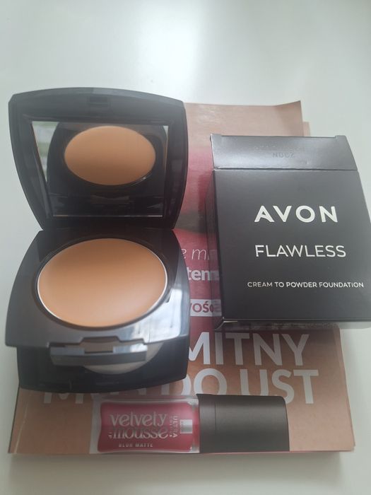 Avon podkład w kompakcie