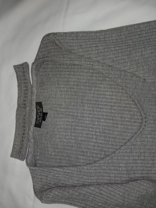 Топ,сірий з ефектом чокера