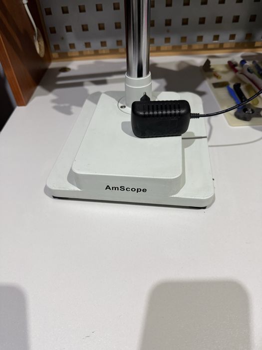 Тринокулярный микроскоп