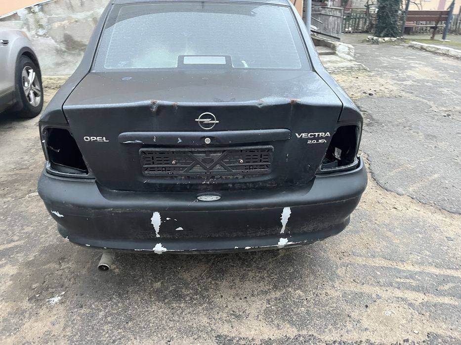 Розбір або цілою Вектра Б 1998 2.0 наз бензин автомат