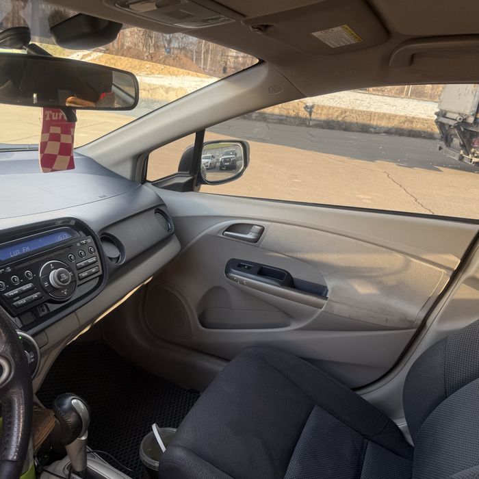 Аато Honda Insight