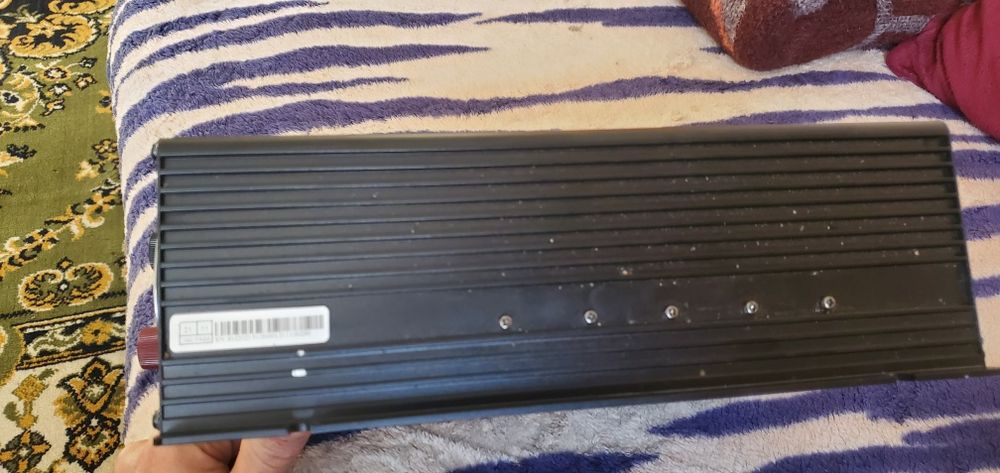 Інвертор 12в-220в