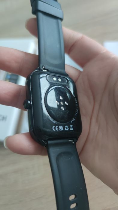 Smartwatch sportowy uniwersalny