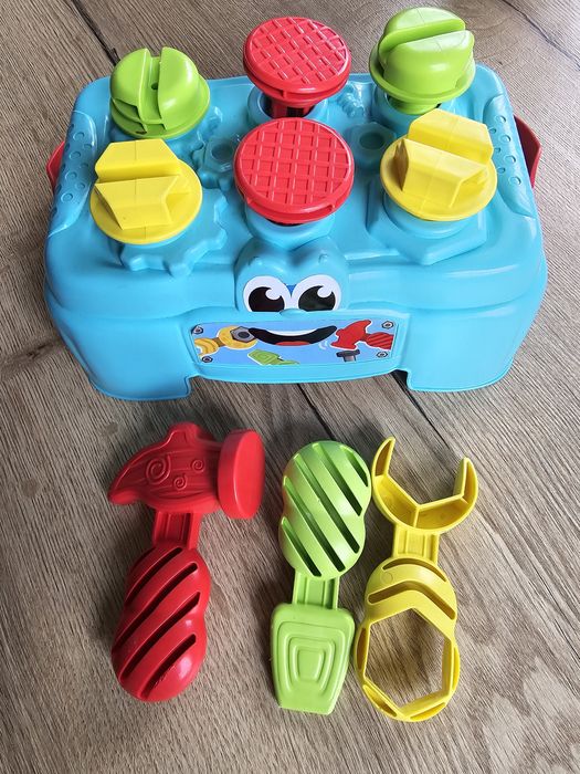 Zabawka clementoni stolik małego majsterkowicza