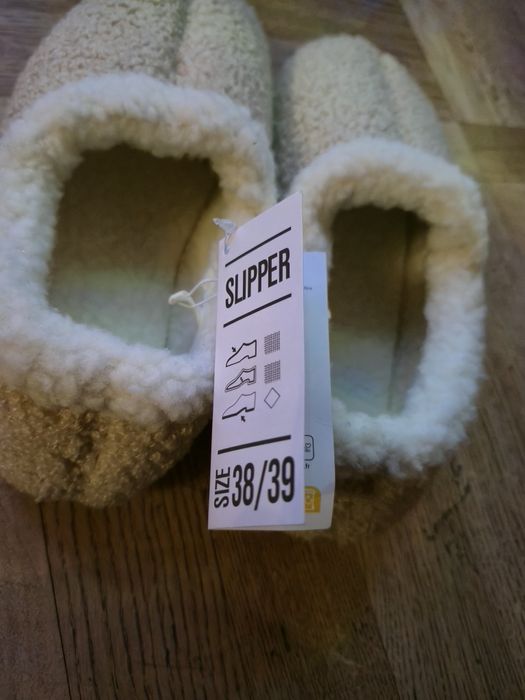 Kapcie babcine rozmiar 38/39 papucie ugg swag ocieplane
