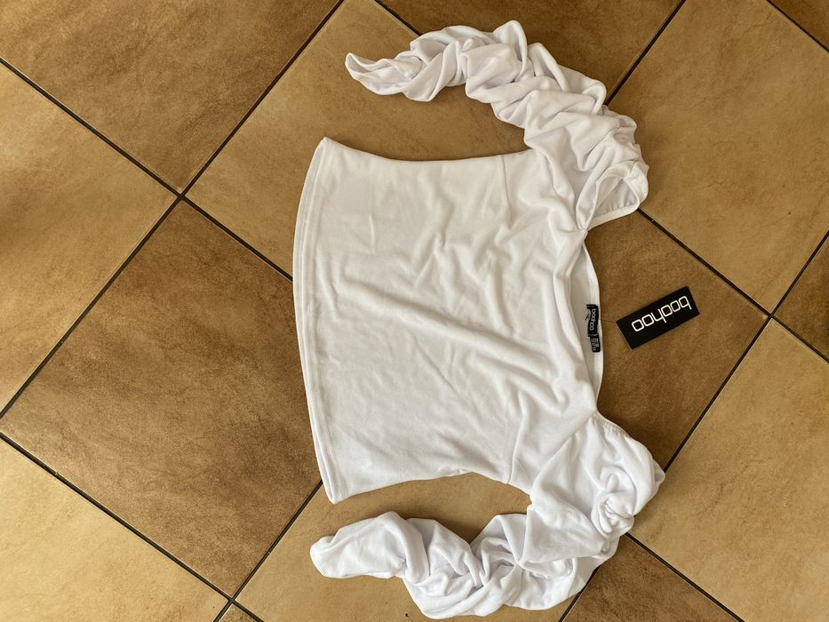 Bluzka Boohoo nowa z metką- mozna nosic jak hiszpankę