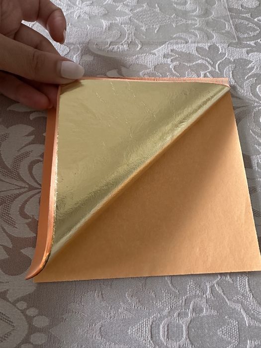Folhas de imitação de ouro