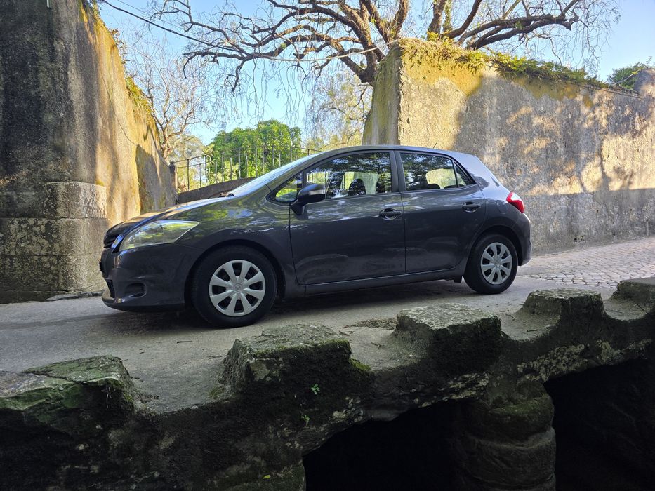 Toyota Auris 1.4 D-4D Com 88.719kms